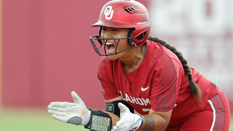 Report: Former All-American, 2x National Champion Fale Aviu To Join UNC Softball Staff