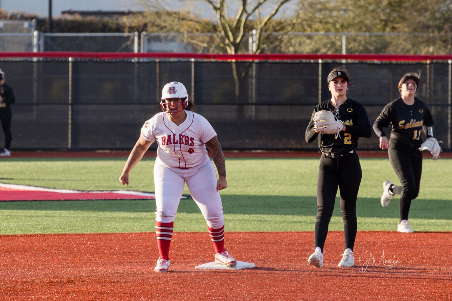 Extra Inning Softball Announces Collaboration with MaxPreps